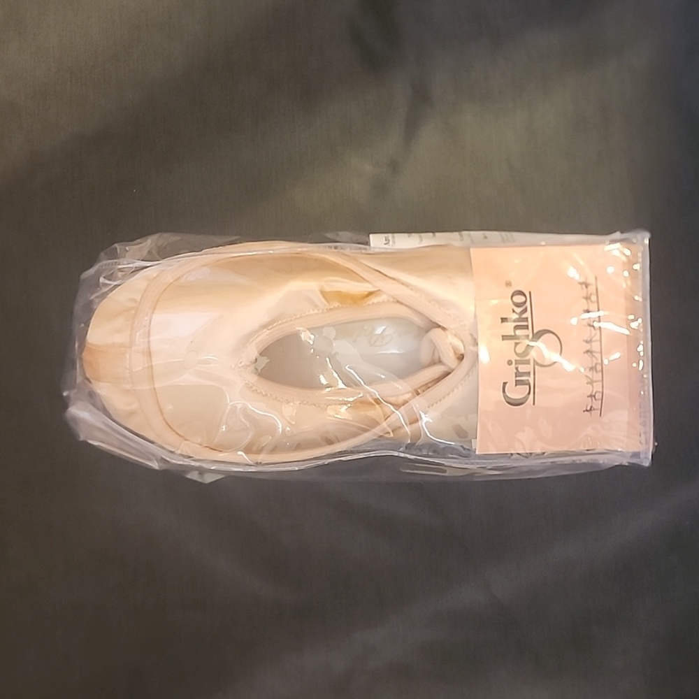 Grishko Starpoint size 4, width X, Shank HF